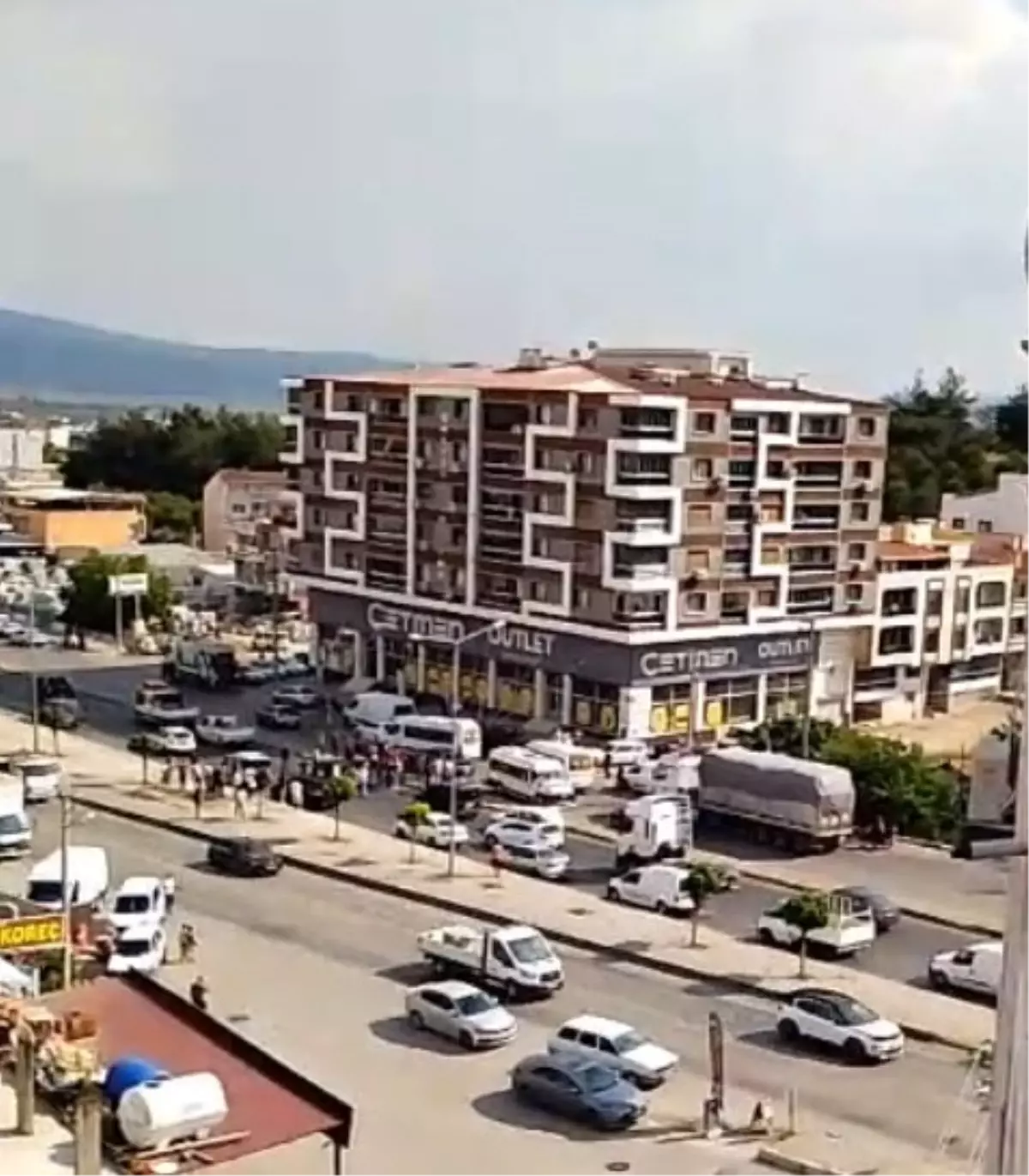 İzmir'de Pompalı Tüfekli Saldırı: 3 Ölü