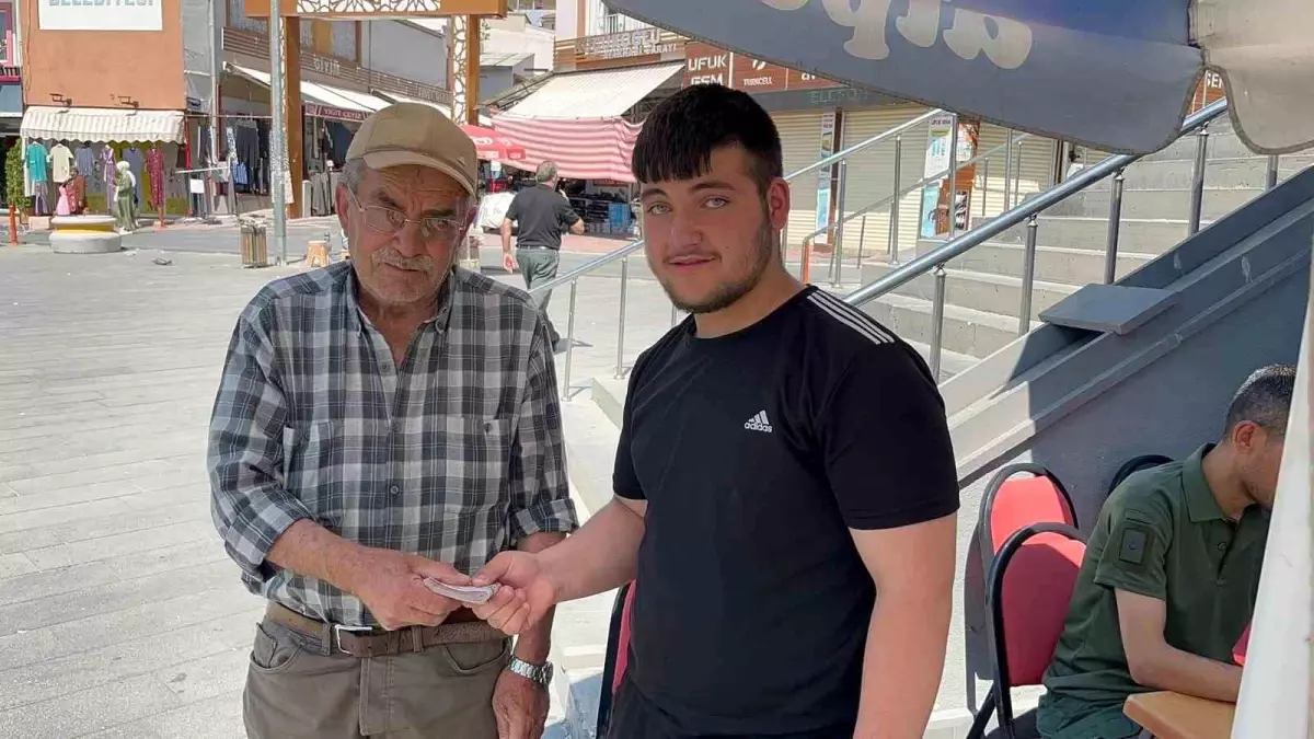 Suriyeli Gençten Örnek Davranış