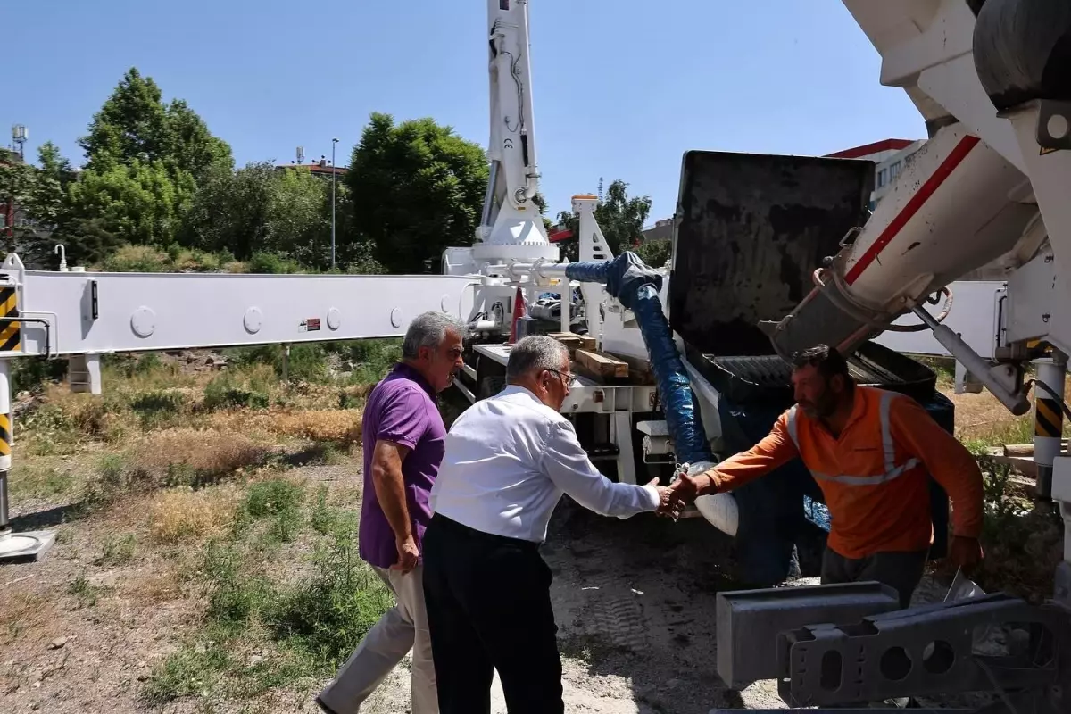Kayseri'de Tarihi Mahalle Projesinin İkinci ve Üçüncü Etap Çalışmaları İncelendi