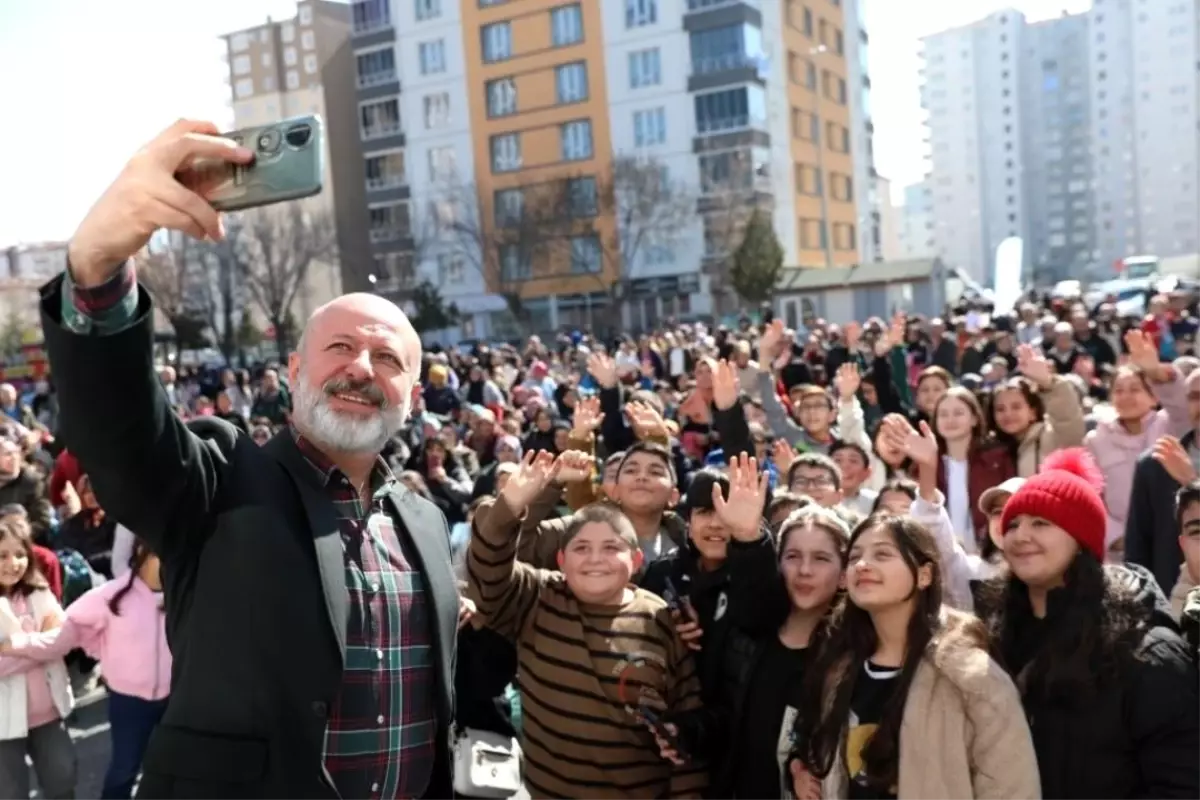 Kocasinan'da Çocuklar İçin Oyun Terapisi Eğitimi Yoğun İlgiyi Büyülüyor