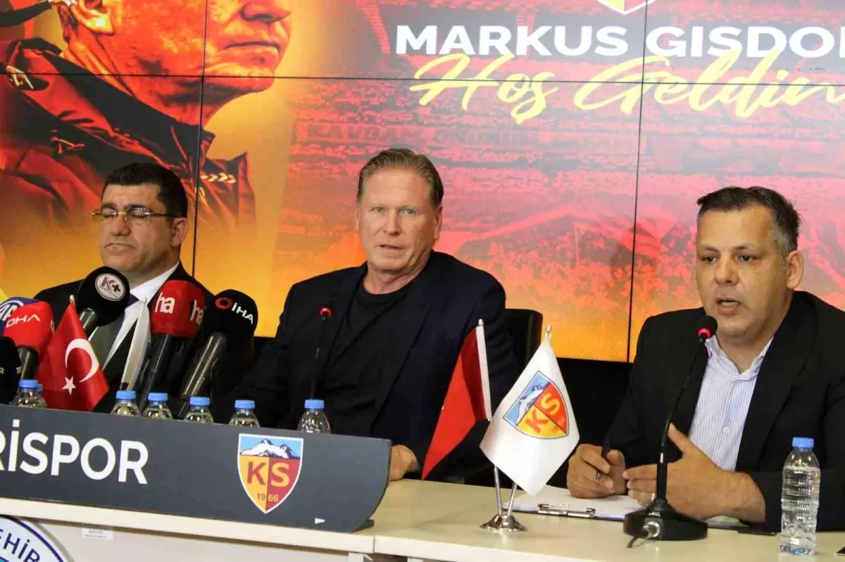 Kayserispor'un Yeni Teknik Direktörü Gisdol İmza Attı