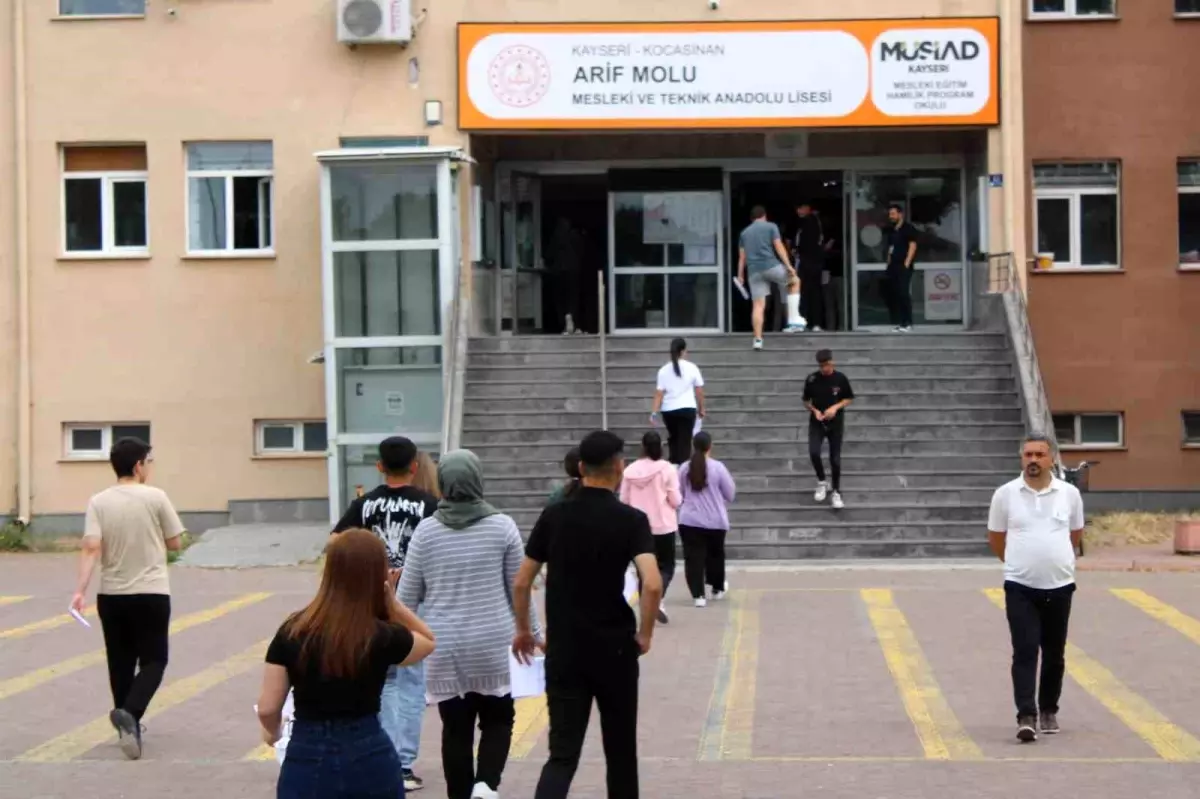 Kayseri'de AYT Heyecanı Başladı