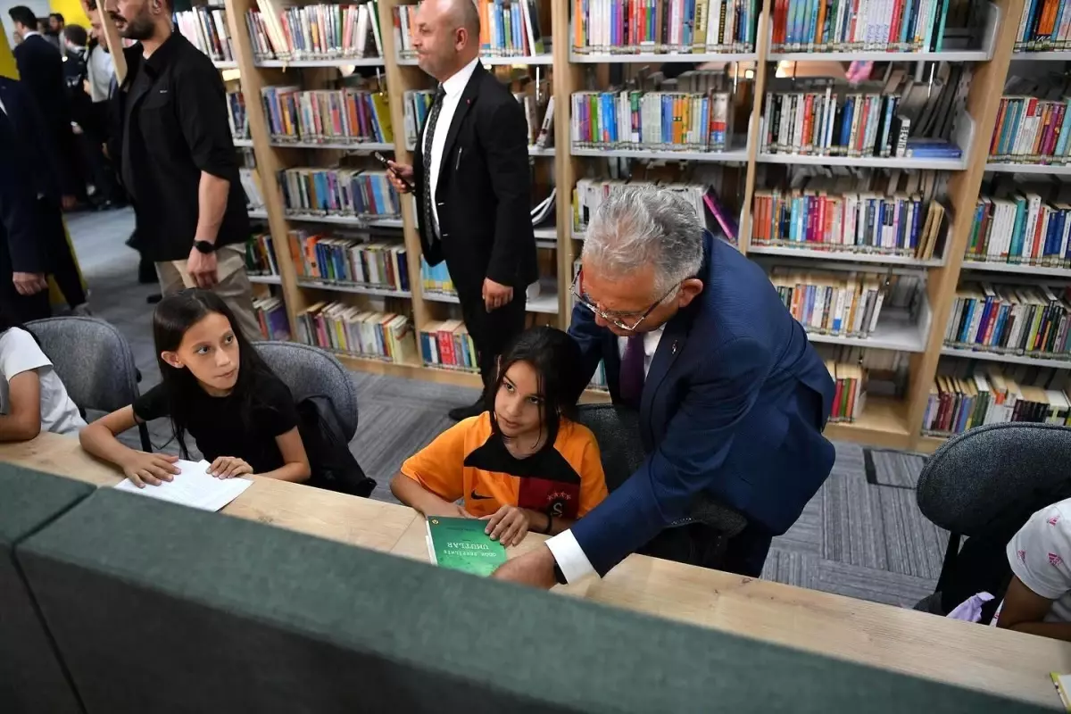 Bakan Ersoy: 'Kayseri'miz tarih boyunca ilim ve irfanın merkezi olmuş, sayısız âlim ve düşünür yetiştirmiş bir şehrimizdir'