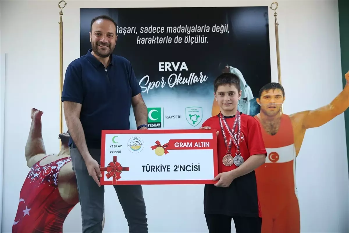 Kayseri Yeşilay ERVA Şampiyonları Ödüllendirildi