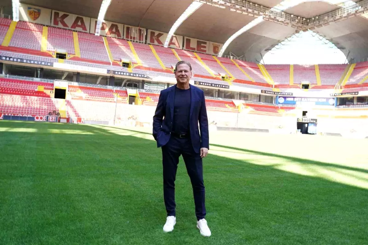 Gisdol, Kayserispor'da 8 Yardımcı ile Çalışacak