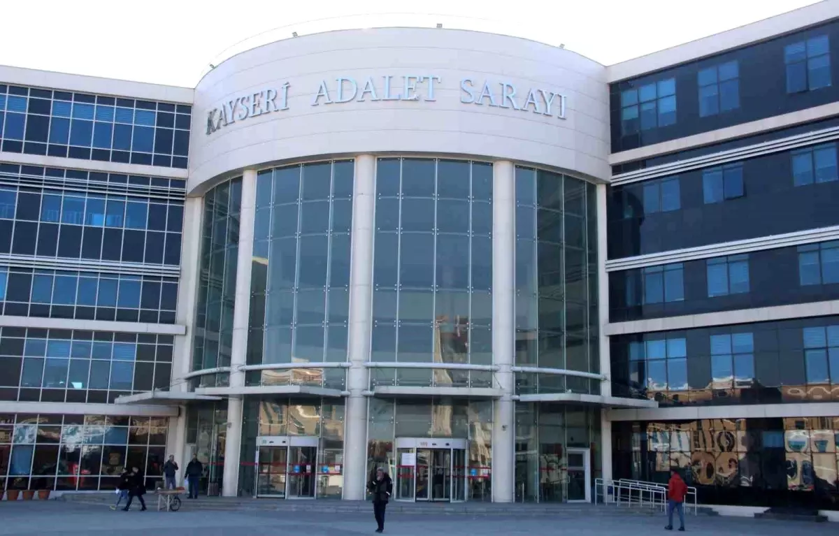 Kayseri'de Müstehcen Fotoğraf Davası: 4 Yıl 2 Ay Hapis Cezası