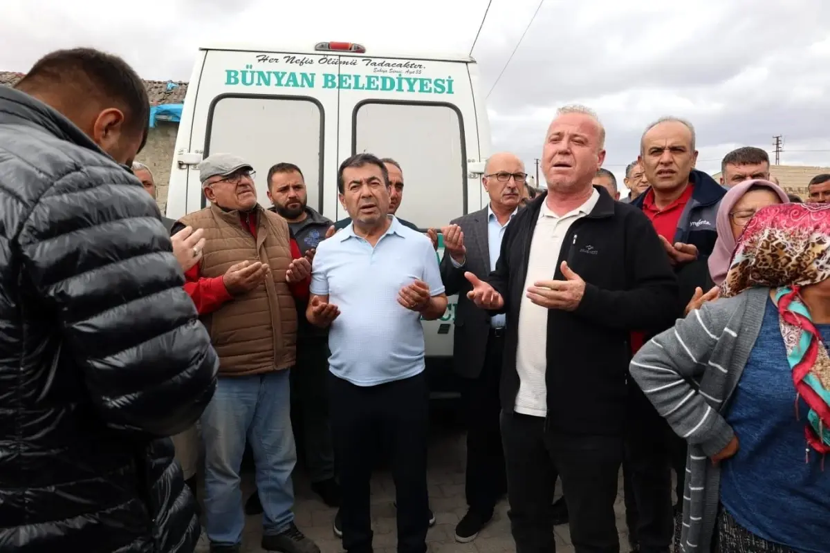 Kayseri'de Trafik Kazası: Ağır Yaralı Kadın Hayatını Kaybetti