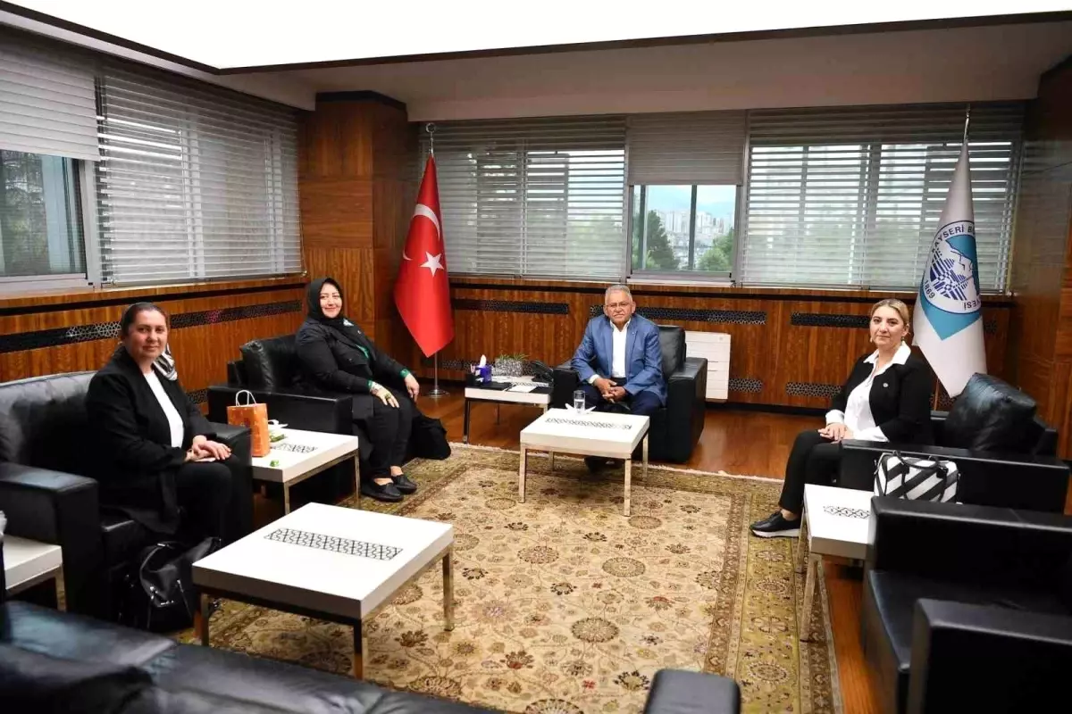 Büyükkılıç, Yerel Yönetim Anlayışıyla Temaslarını Sürdürüyor