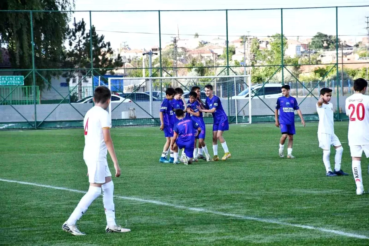 Zeki Akparlar FK U12 Kayseri Şampiyonu