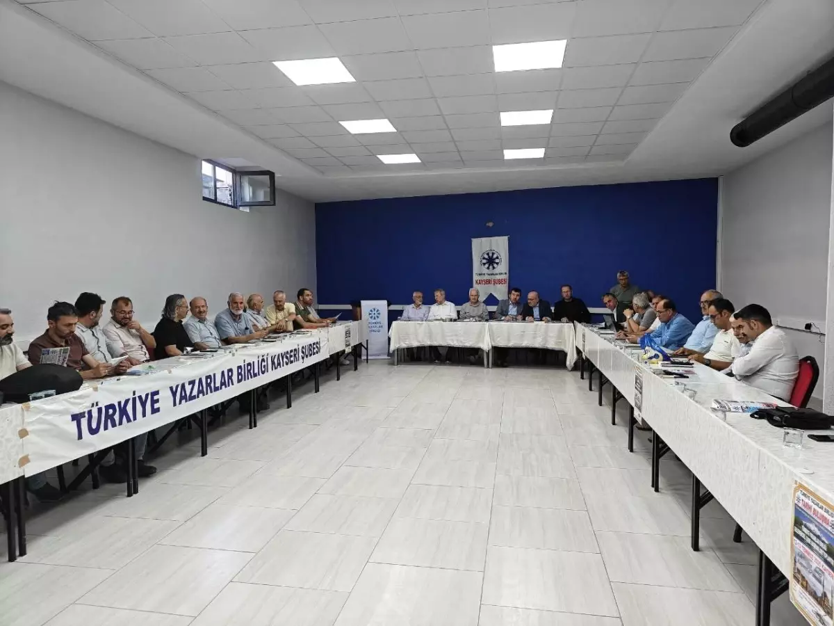 Edebiyatın Geleceği Kayseri'de Tartışılıyor