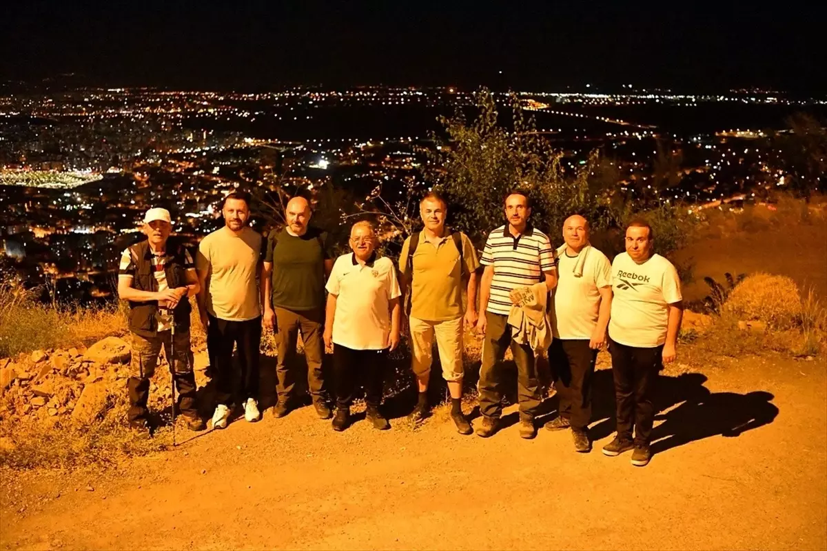 Büyükkılıç'tan Ali Dağı'nda Gece Yürüyüşü