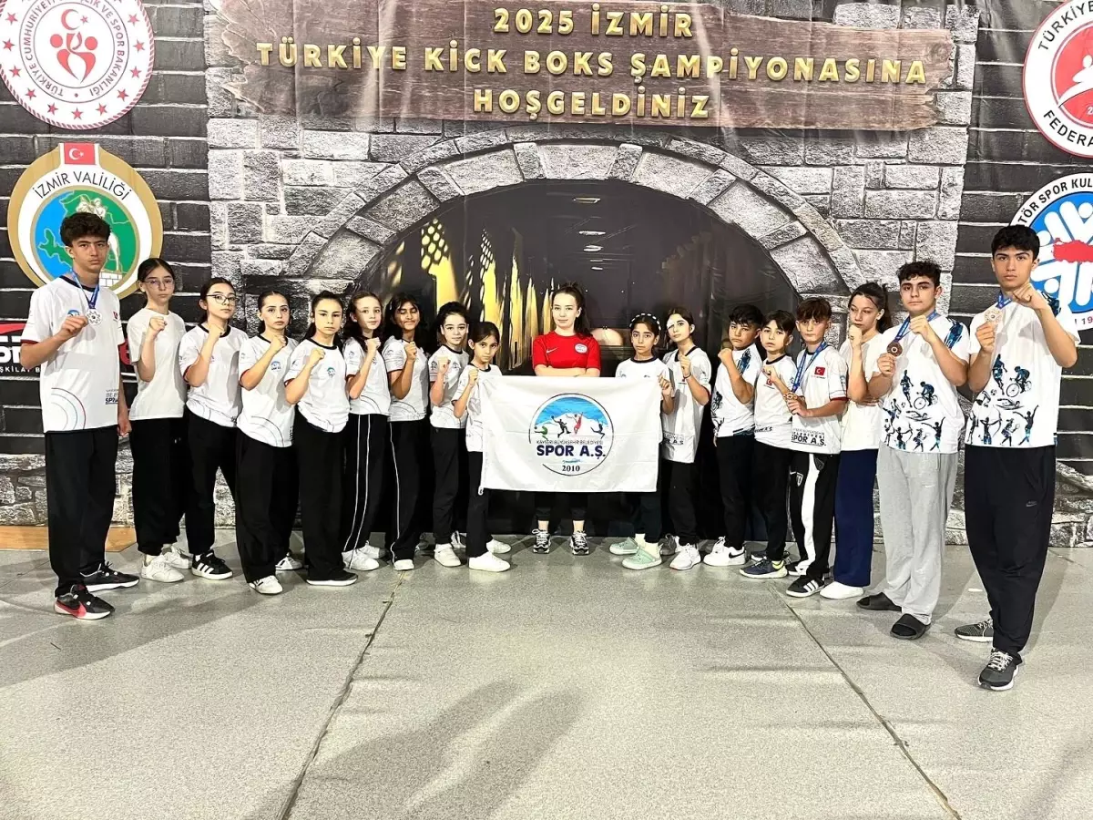Kayseri Kick Boks Takımı Türkiye Şampiyonası'ndan 4 Madalya ile Döndü