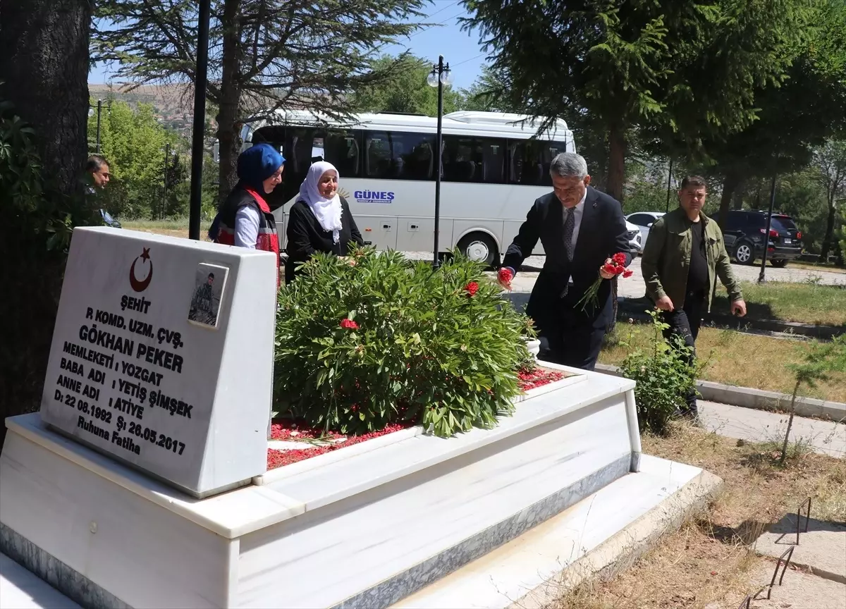 Kayseri ve Yozgat'ta 15 Temmuz dolayısıyla şehit mezarları ziyaret edildi
