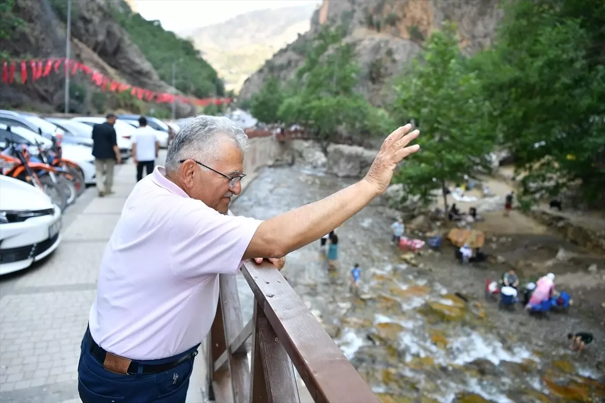 Büyükkılıç Yahyalı ve Develi'yi Ziyaret Etti