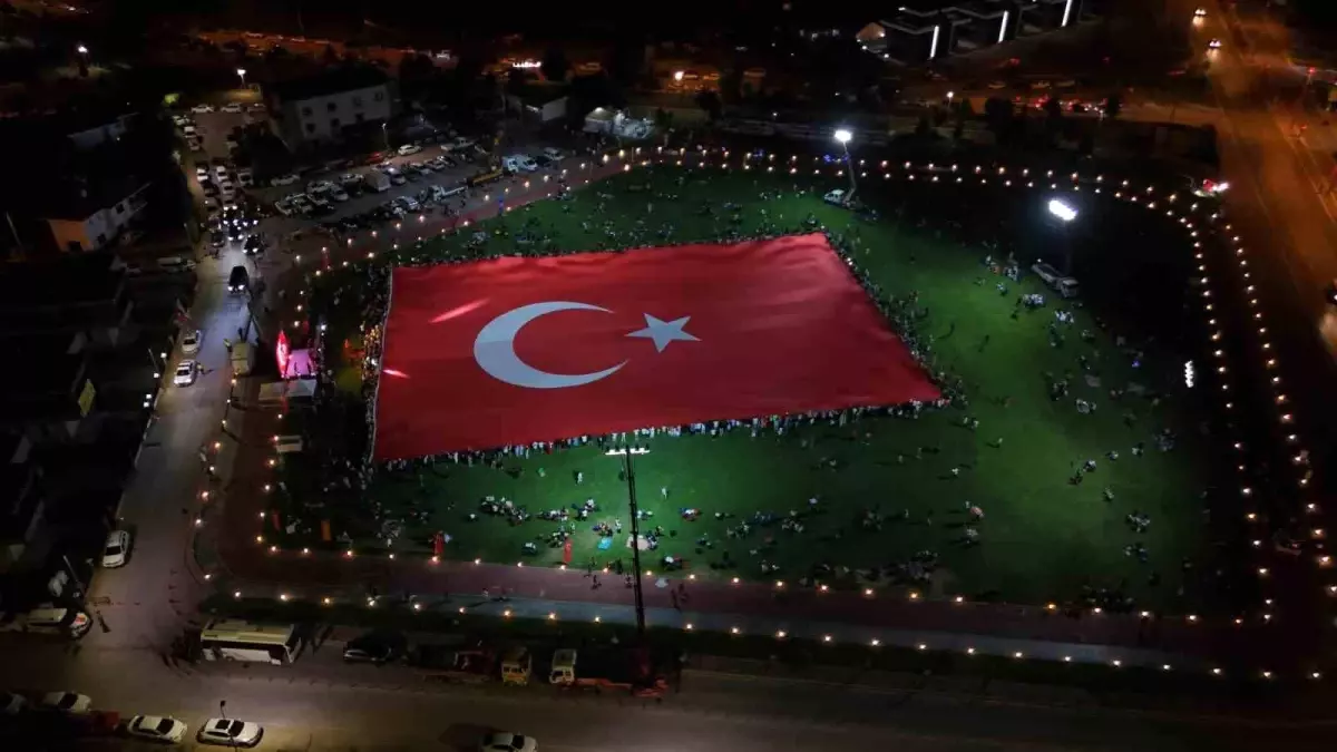 Kayseri'de Dünyanın En Büyük Türk Bayrağı Açıldı