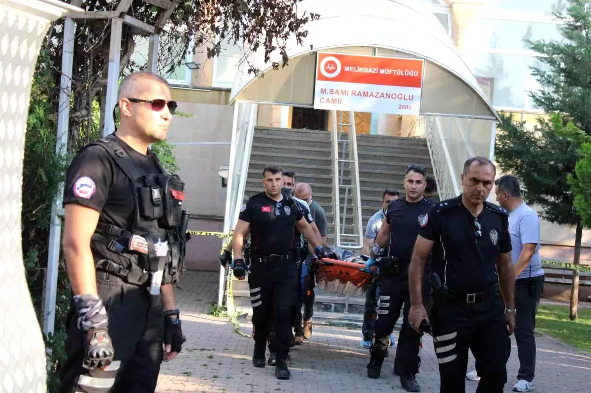 Kayseri'de Cami İçinde Cinayet