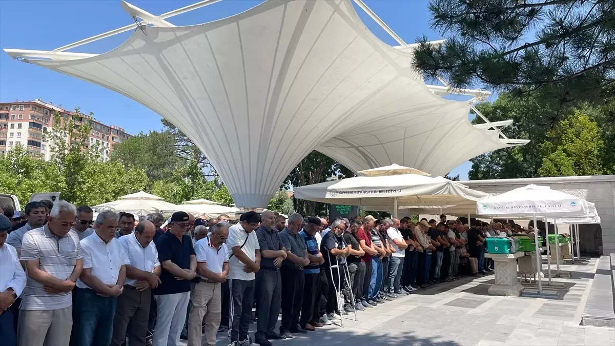 Cami saldırısında ölen Tanrıkulu toprağa verildi