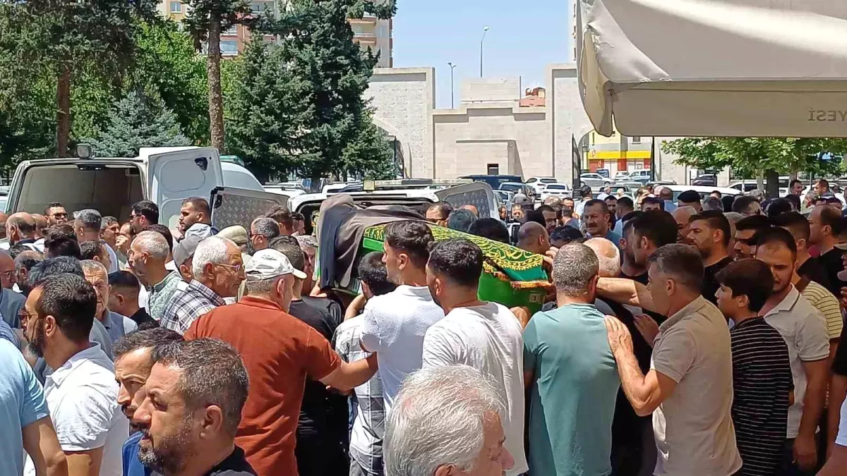 Camide Husumet Cinayeti: Ş.T. Toprağa Verildi