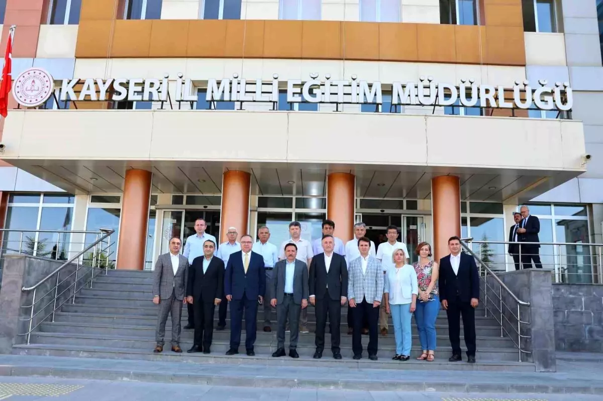 Vali Çiçek'ten Eğitim Müdürlüğü Ziyareti