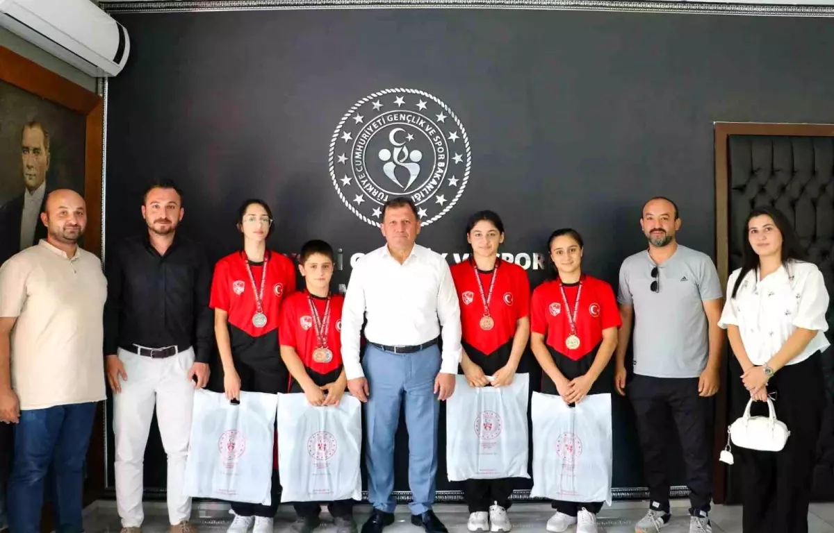 Güreş Şampiyonlarından Ziyaret