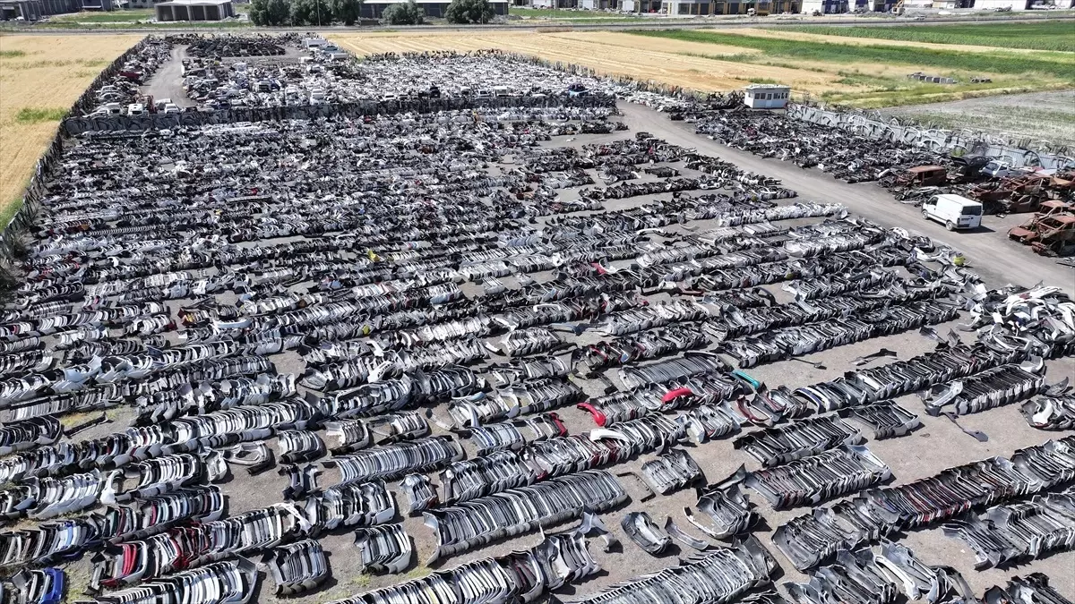 Kayseri'de Hurda Araçlardan Mobilya Aksesuarı Üretimi