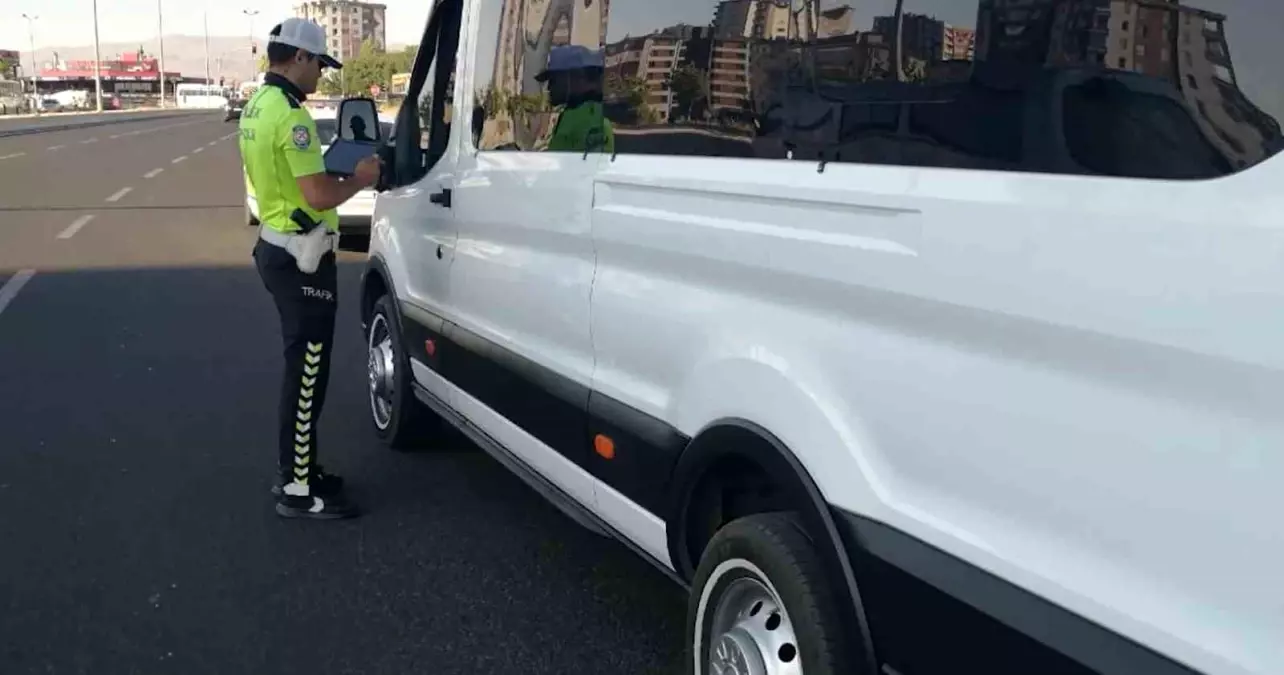 Kayseri'de Trafik Denetimlerinde 403 Araç Ceza Aldı