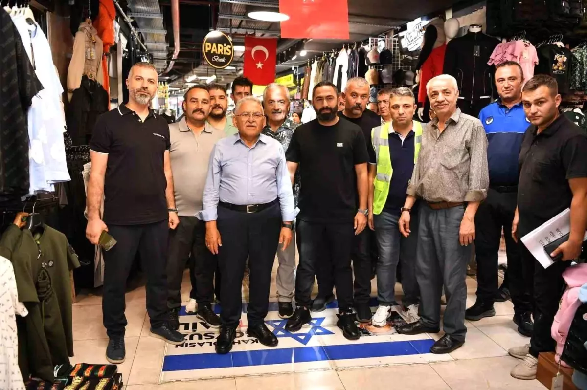 Kayseri Belediye Başkanı Memduh Büyükkılıç, Yeraltı Çarşısı Esnafını Ziyaret Etti