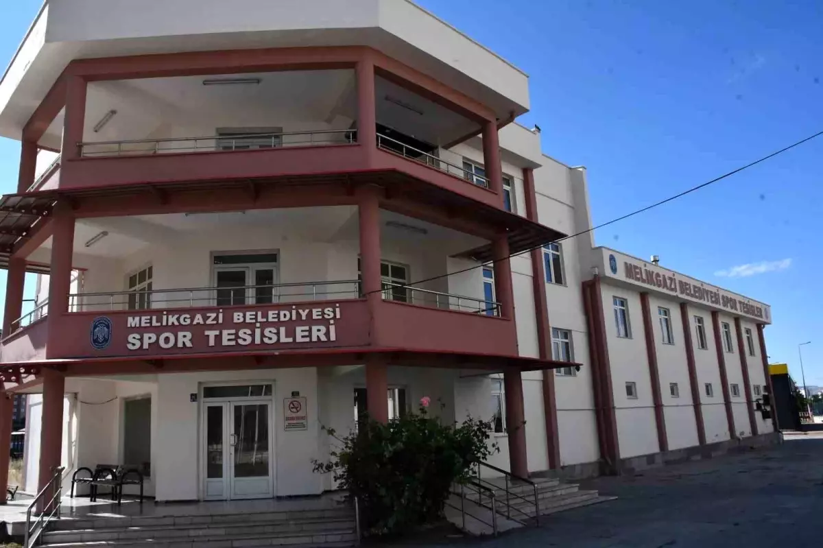 Erciyes 38 FK Yeni Tesisine Kavuştu