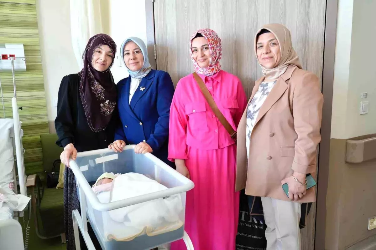 Anne Sütü Haftası'nda Annelere Ziyaret