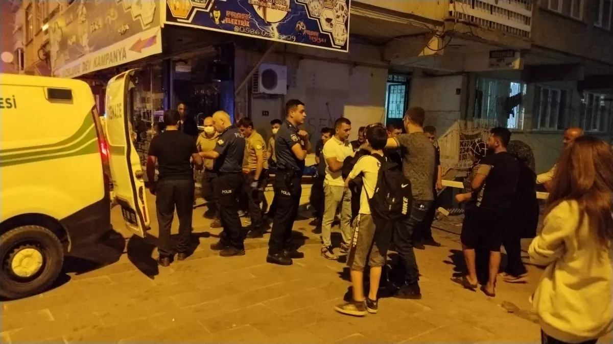 Eşini tabancayla öldürüp aynı silahla intihar etti