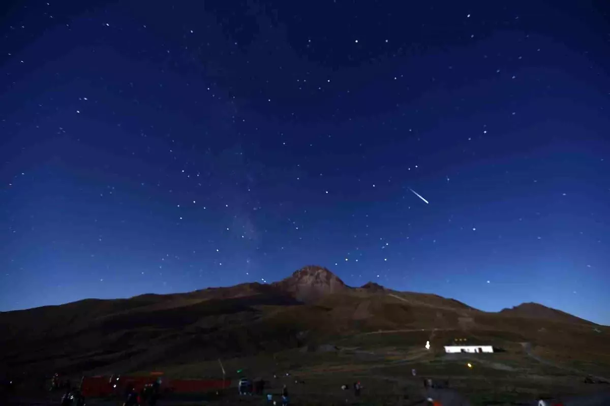 Kayseri'de Perseid Meteor Yağmuru Gözlem Şöleni Yoğun İlgi Gördü