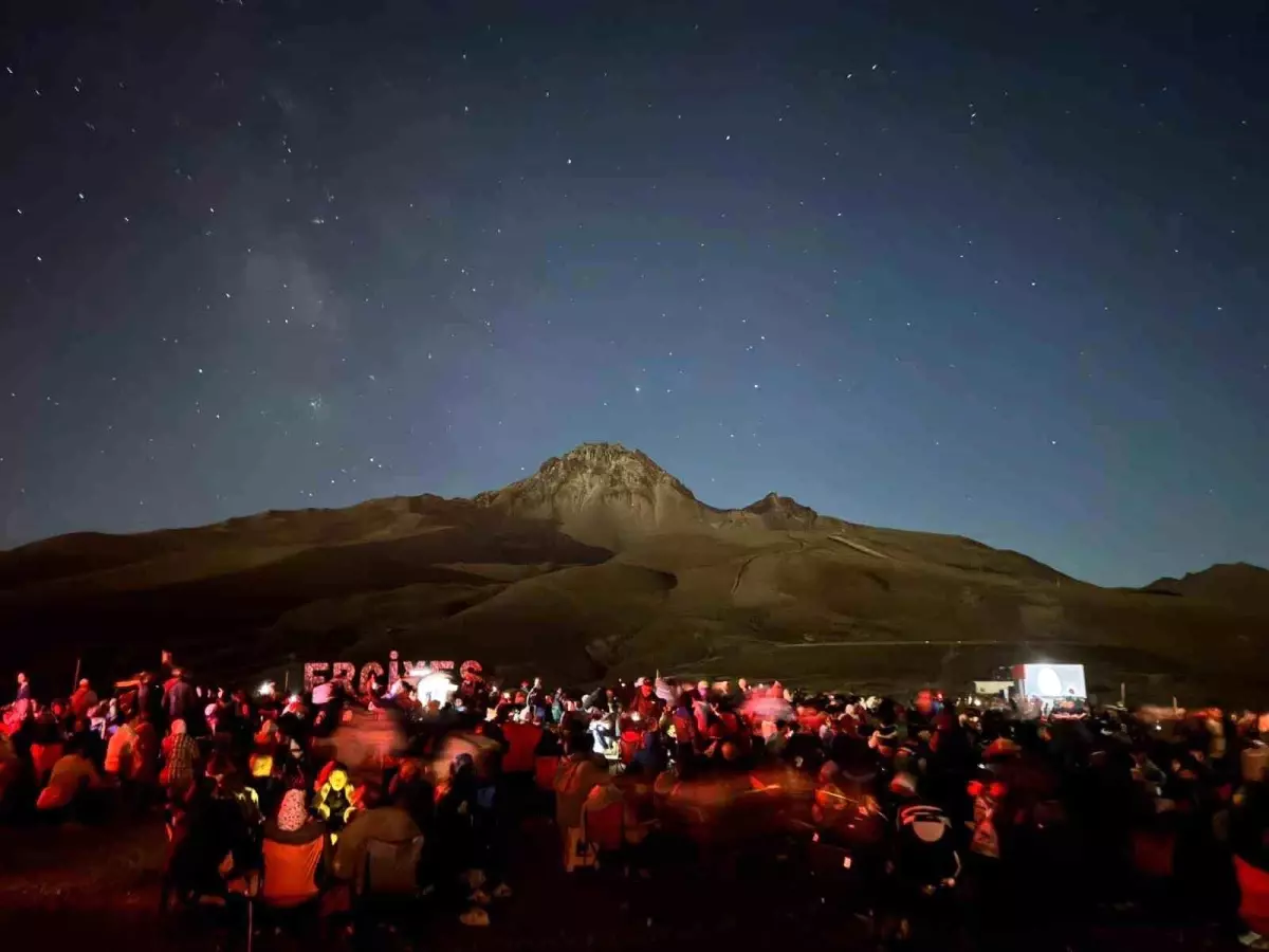 Erciyes Kayak Merkezi'nde Perseid Meteor Yağmuru Etkinliği