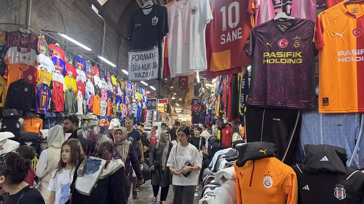 Gurbetçiler Kayseri Kapalı Çarşı'yı Tercih Ediyor