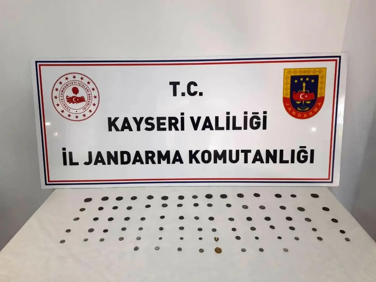 Kayseri'de 83 Tarihi Eser Ele Geçirildi