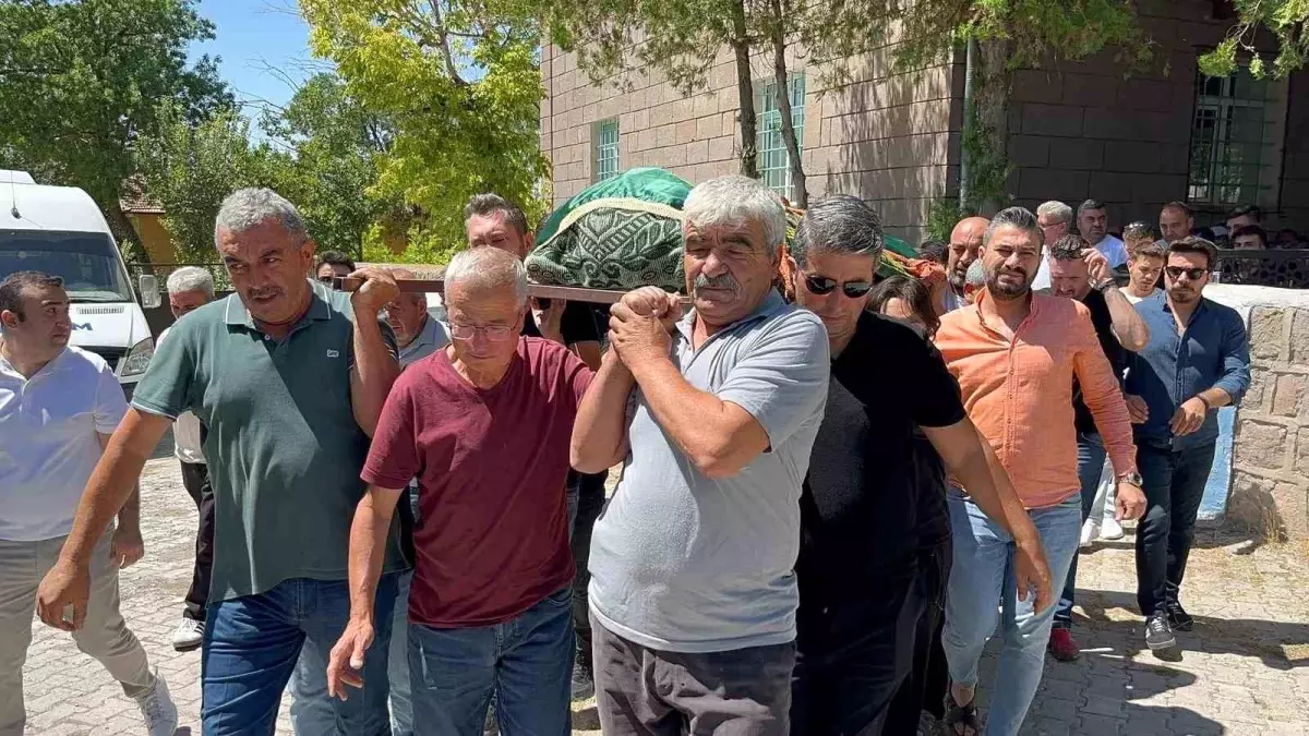 Trafik Kazasında Genç Hayatını Kaybetti