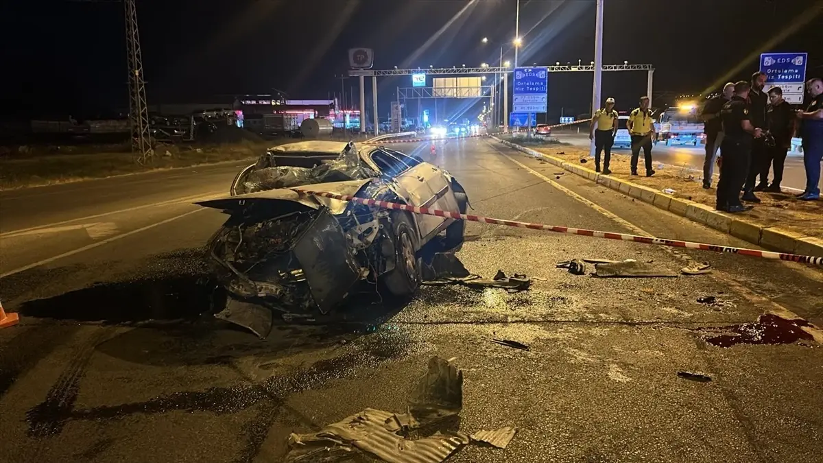 Sivas'ta Trafik Kazası: 1 Ölü, 1 Yaralı