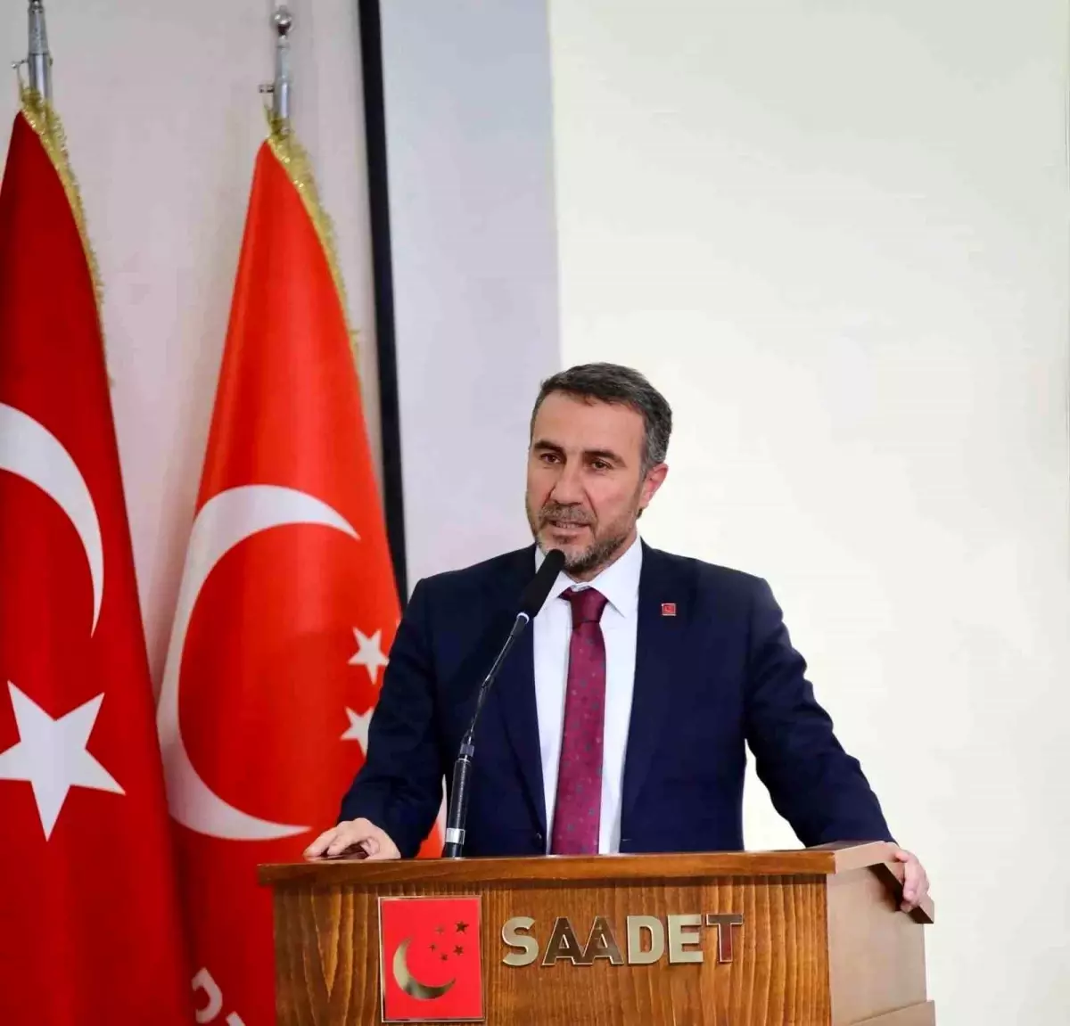 Saadet Partisi'nden CHP'ye Eleştiriler: 'Gündemi Değiştiren Bir Kan Damarı Var'