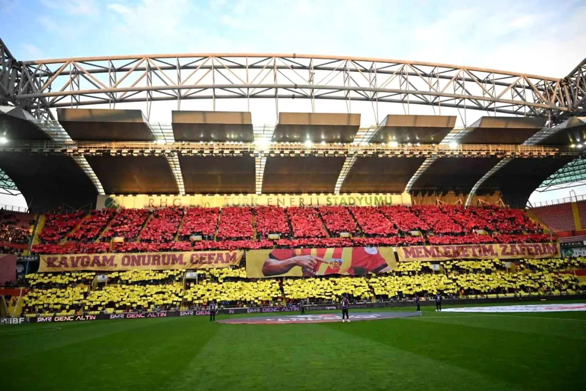 Kayserispor-Galatasaray Maçı İçin Bilet Yoğunluğu