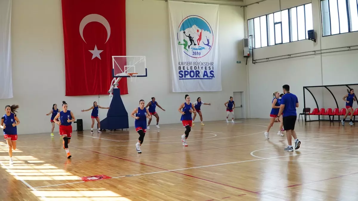Adana Nova Basketbol Takımı Kayseri'de Kamp Yapıyor