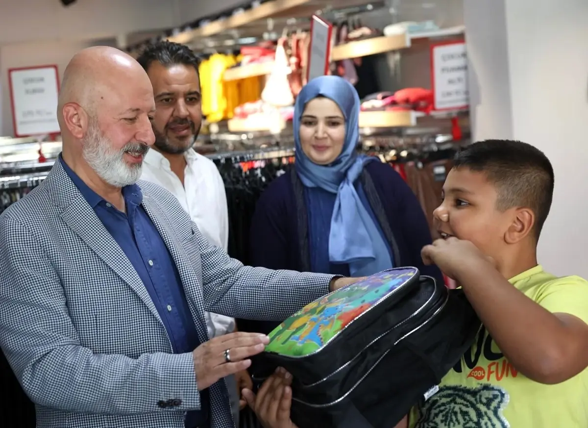 Kocasinan'da Öğrencilere Kırtasiye Yardımı Başladı