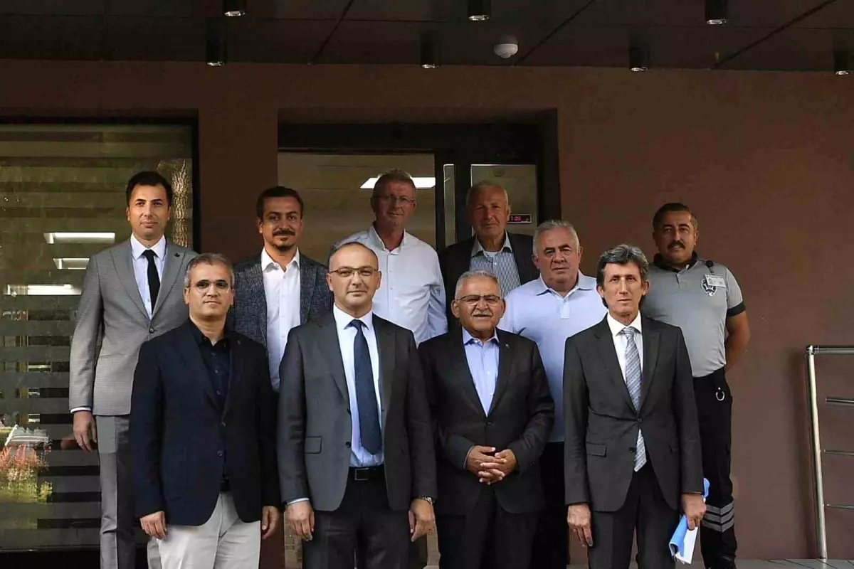 Başkan Büyükkılıç, Ulaşım Projeleri İçin Karayolları Müdürü ile Görüştü