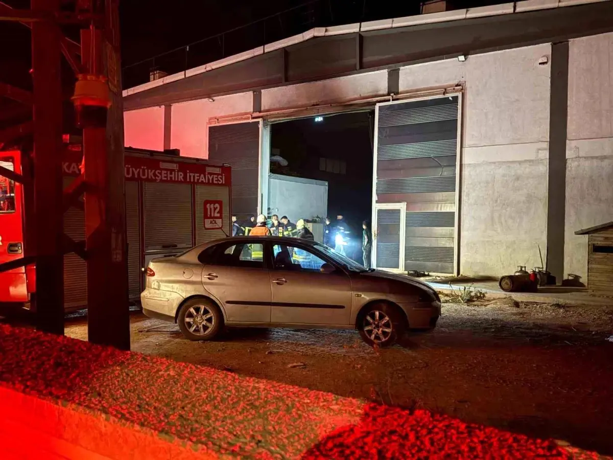 Kayseri'de Fabrikada Yangın: 1 İşçi Dumandan Etkilendi