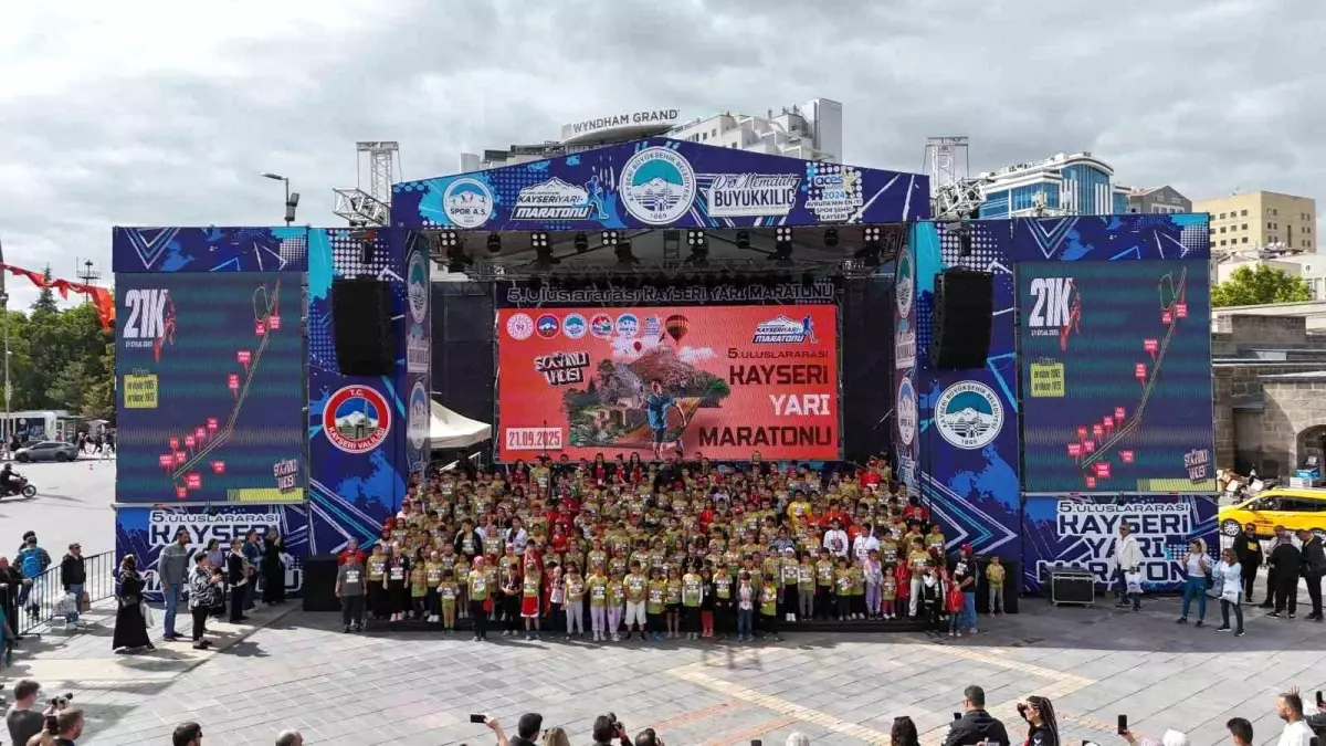 Kayseri'de 5. Uluslararası Yarı Maratonu Öncesi Renkli Çocuk Etkinlikleri