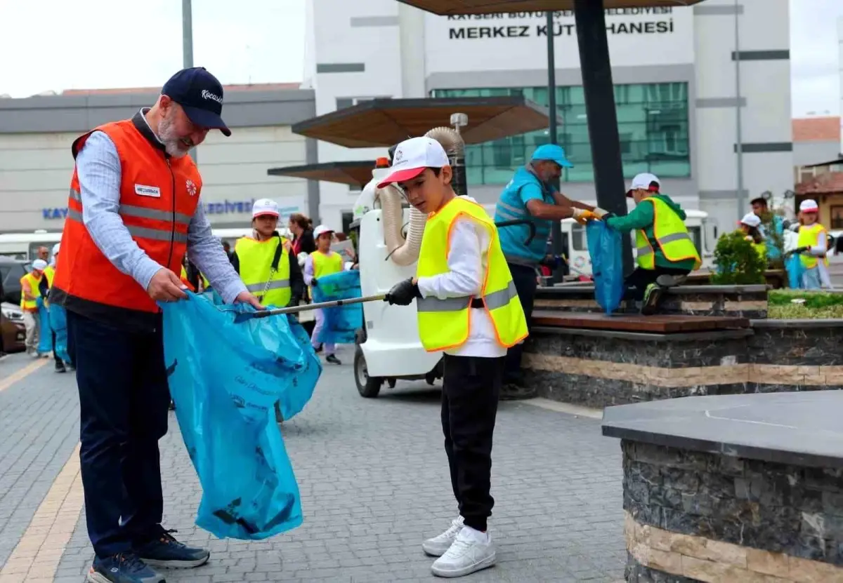 Kocasinan Belediyesi'nden Çevre Temizliği Farkındalığı Etkinliği