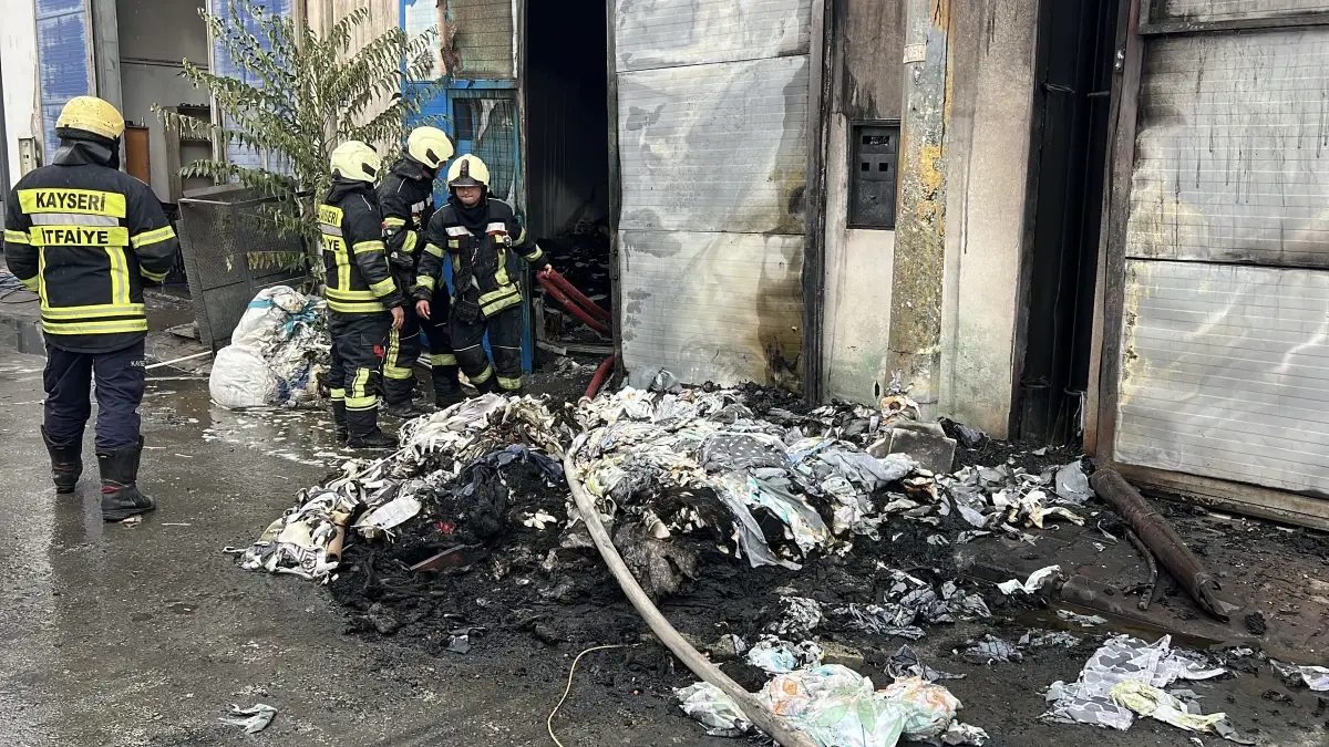 Kayseri'de Tekstil Atıkları Yangına Neden Oldu