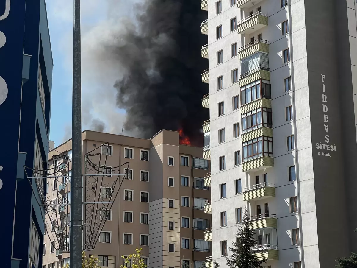 Kayseri'de 8 Katlı Binada Yangın