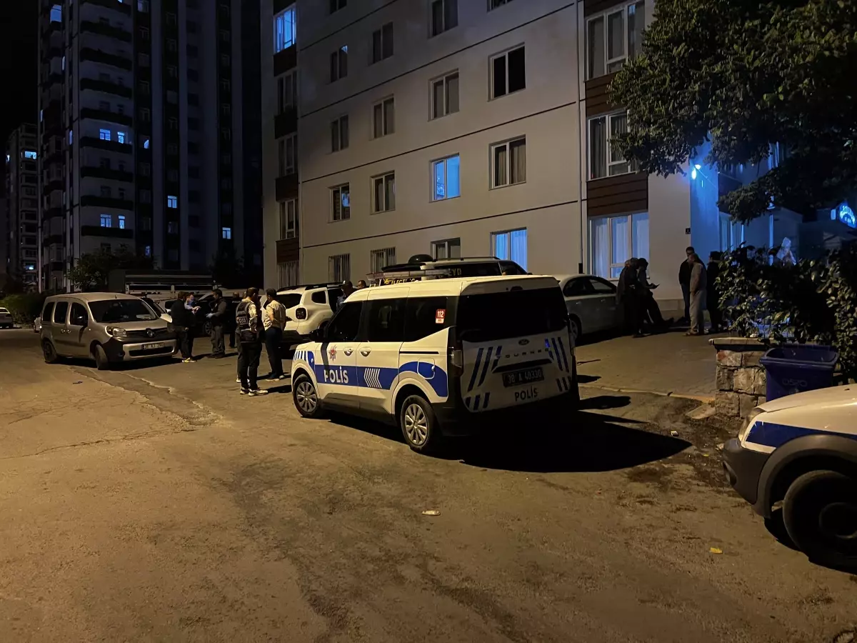 12 Yaşındaki Çocuk Üvey Babasını Bıçakladı