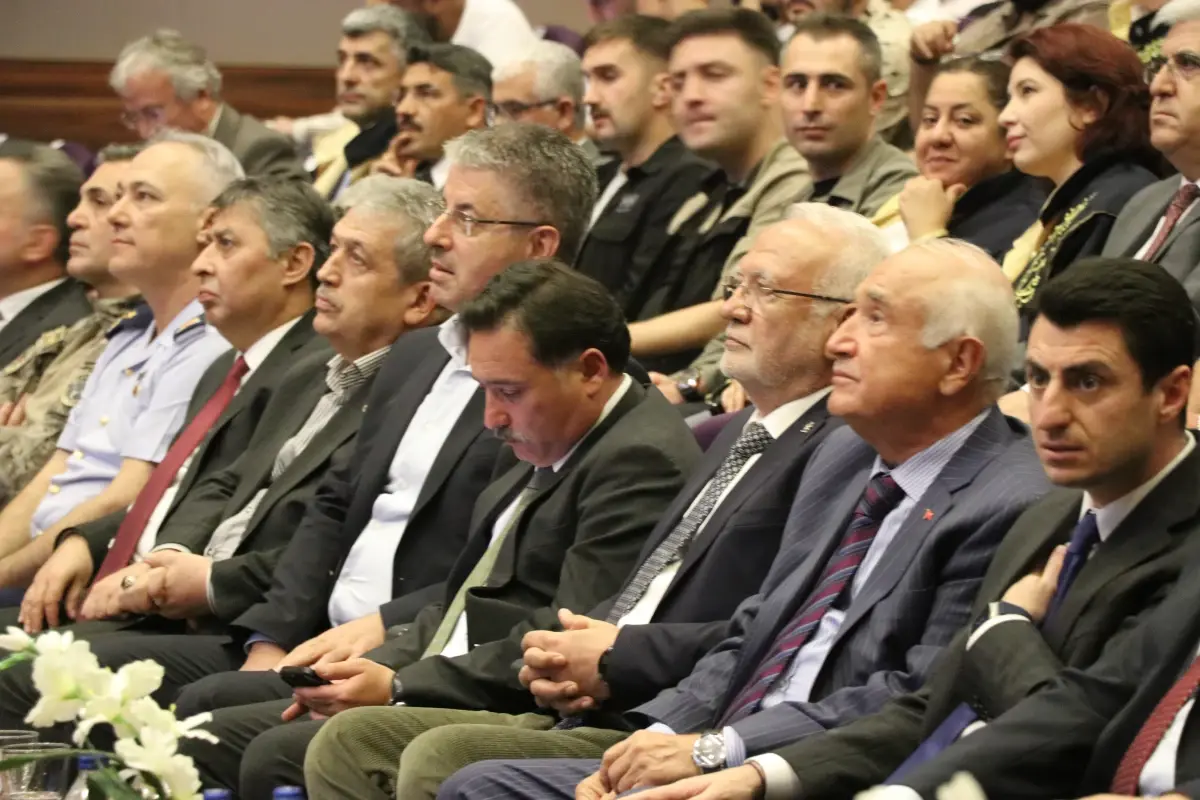 Cemil Çiçek'ten Çarpıcı Açıklamalar