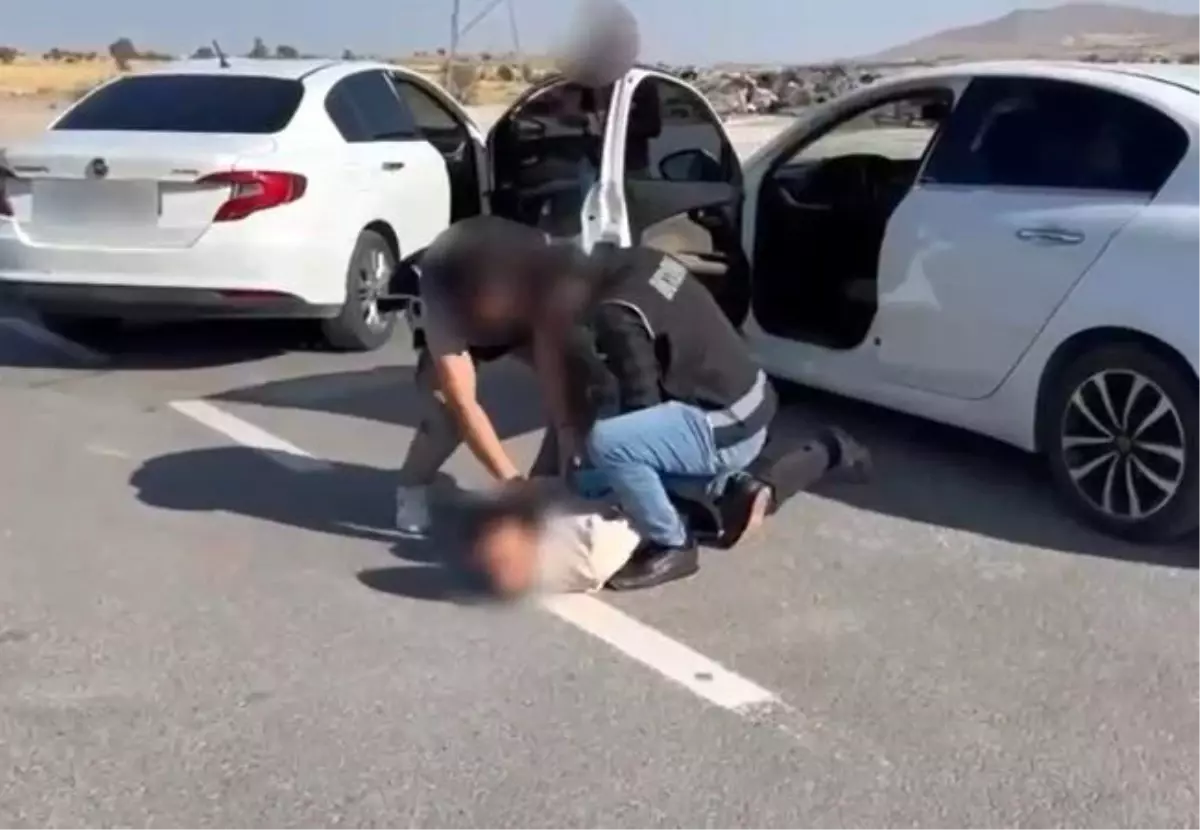 Kayseri'de 21 Ruhsatsız Tabanca Ele Geçirildi