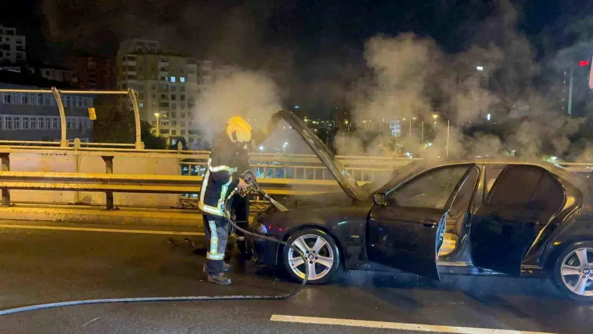 Kayseri'de Otomobil Yangını